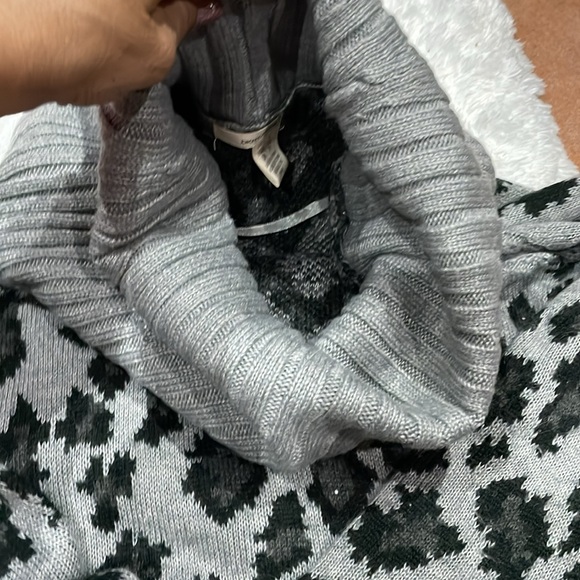 Winter sweater dress cheetah print black and grey never used - Picture 4 of 5